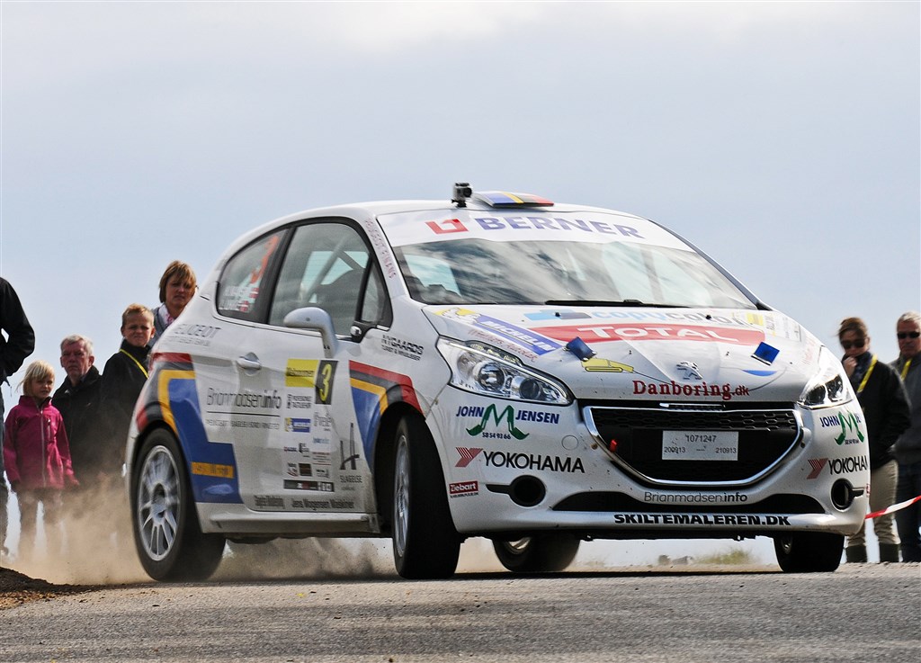 Kim Madsen og Line Lykke Jensen jagter sejr nummer fem i streg – og en sølvmedalje.
(Foto: Rallypics.dk)